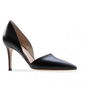 Gianvito Rossi d’orsay pumps.
